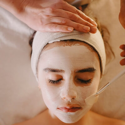 Soin visage pour préadolescents à Seraing, nettoyage doux et hydratation de la peau - Vénus Institut à Seraing